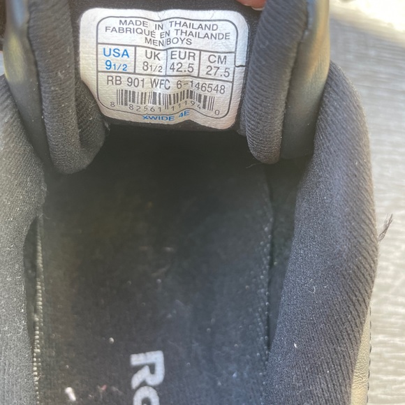 Black Reebok - Picture 5 of 5